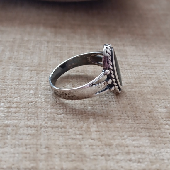 Silver Onyx Ring - Picture 4 of 10
